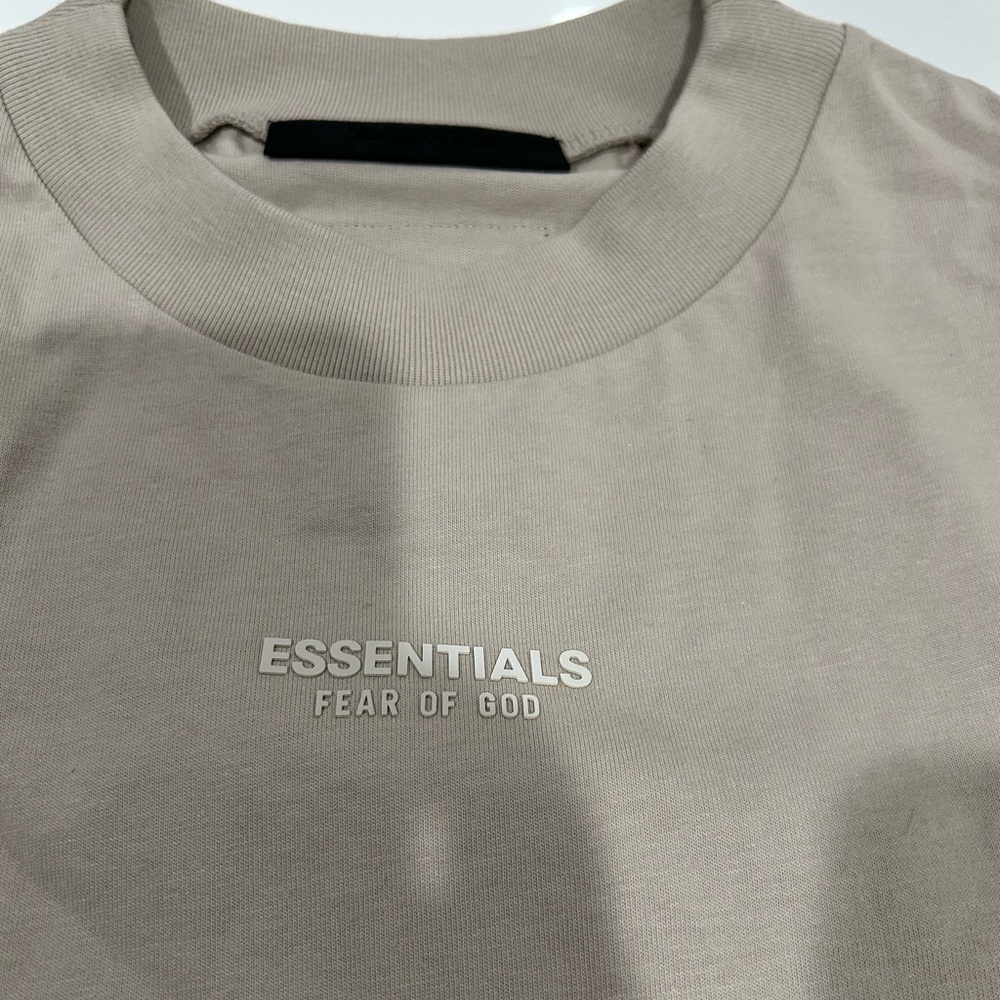 Fear of God- Essentials men’s crew neck Tee size Large